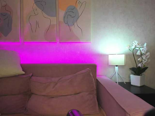 Ellen-Hops's BongaCams show and profile