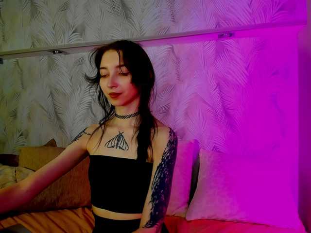 Ellen-Hops's BongaCams show and profile