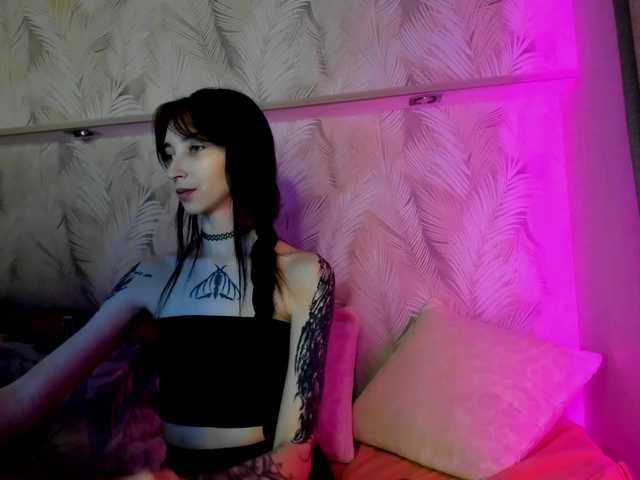 Ellen-Hops's BongaCams show and profile