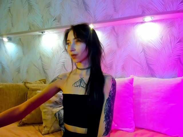 Ellen-Hops's BongaCams show and profile