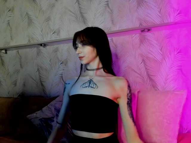 Ellen-Hops's BongaCams show and profile