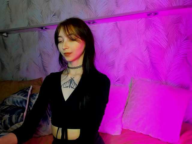 Ellen-Hops's BongaCams show and profile