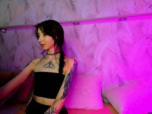 Ellen-Hops's BongaCams show and profile