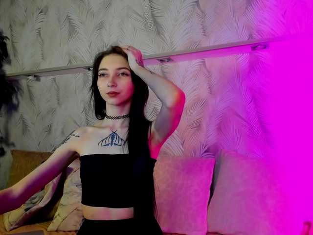 Ellen-Hops's BongaCams show and profile