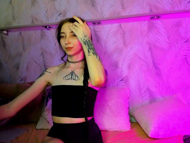 Ellen-Hops's BongaCams show and profile