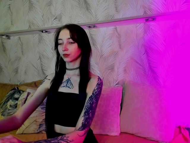 Ellen-Hops's BongaCams show and profile