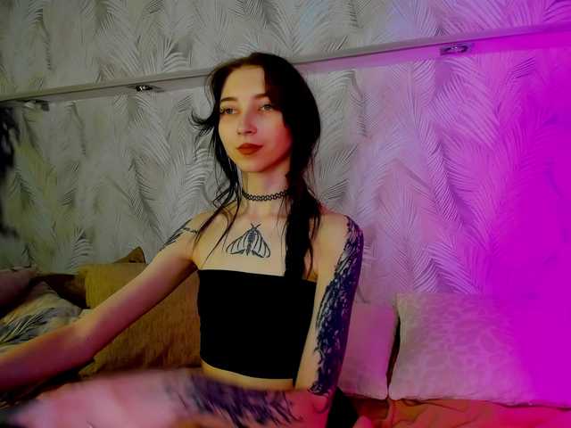 Ellen-Hops's BongaCams show and profile