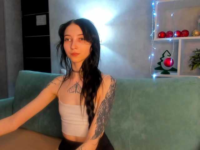 Ellen-Hops's BongaCams show and profile