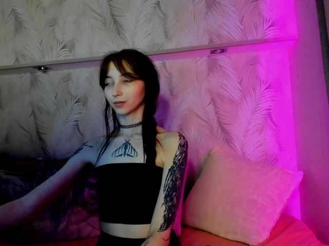 Ellen-Hops's BongaCams show and profile