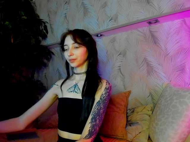 Ellen-Hops's BongaCams show and profile