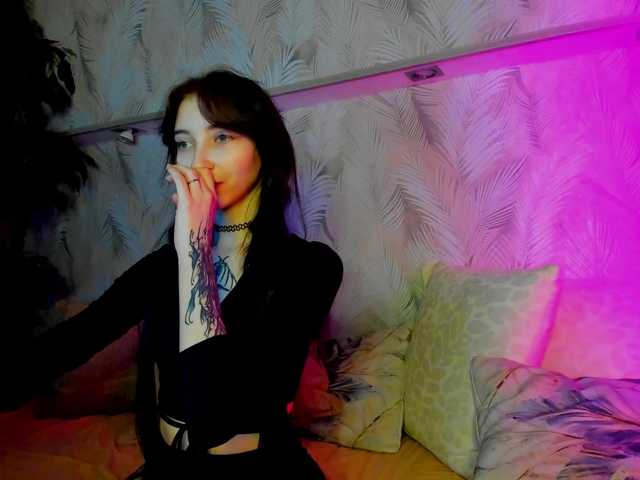 Ellen-Hops's BongaCams show and profile