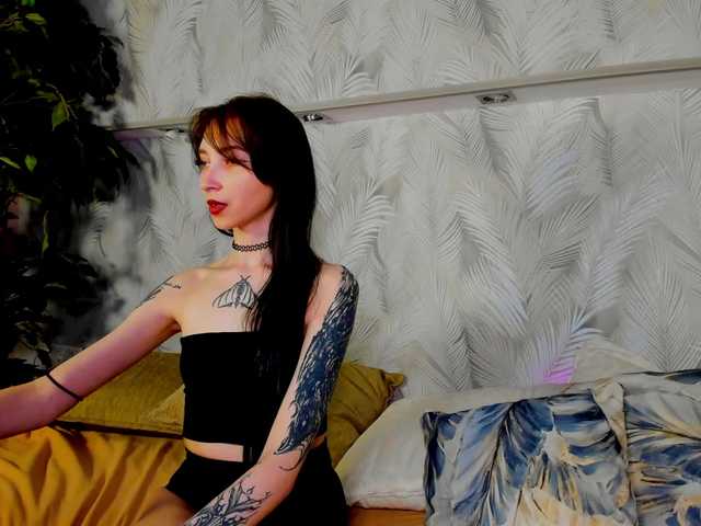 Ellen-Hops's BongaCams show and profile