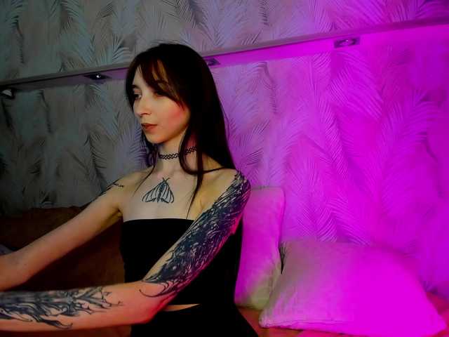 Ellen-Hops's BongaCams show and profile