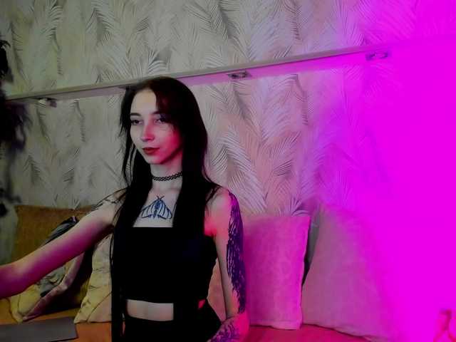 Ellen-Hops's BongaCams show and profile