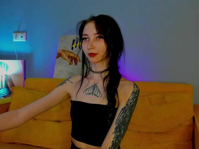 Ellen-Hops's BongaCams show and profile