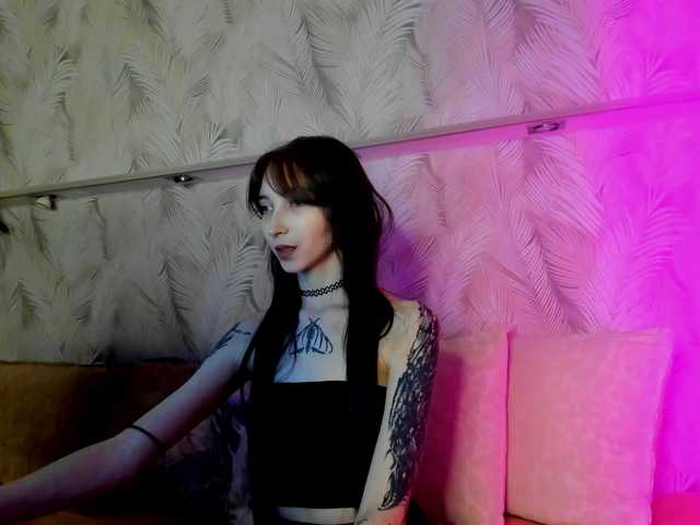 Ellen-Hops's BongaCams show and profile