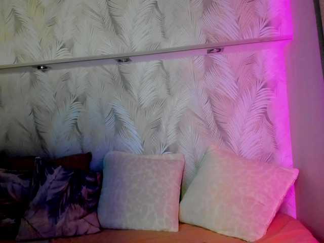 Ellen-Hops's BongaCams show and profile