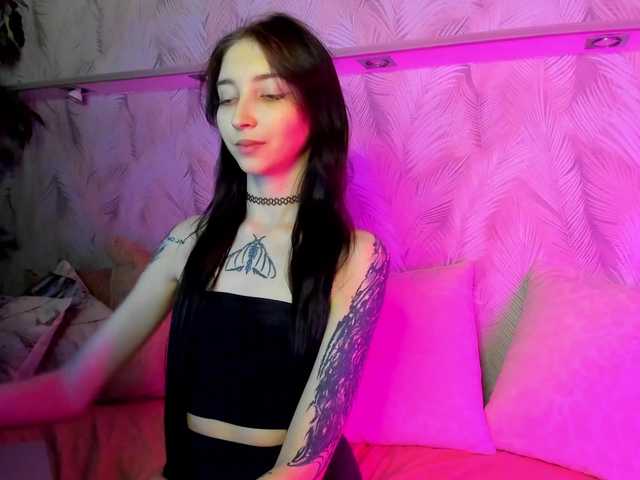 Ellen-Hops's BongaCams show and profile