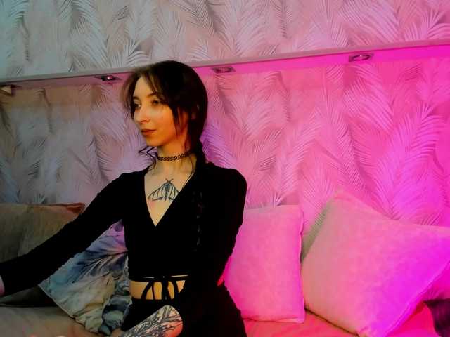 Ellen-Hops's BongaCams show and profile