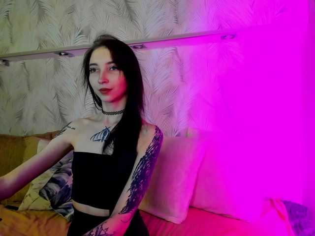 Ellen-Hops's BongaCams show and profile