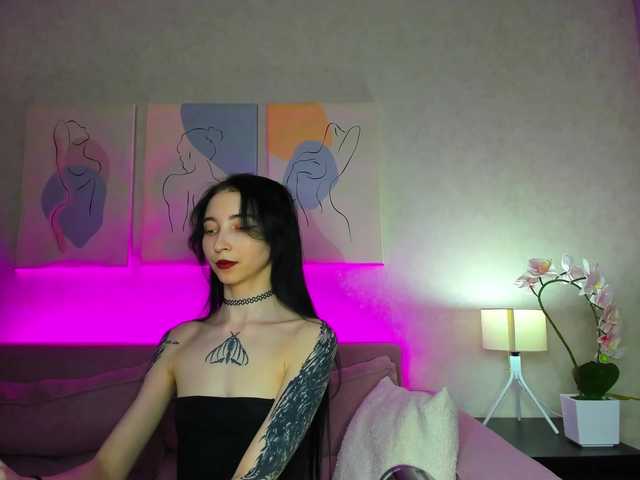 Ellen-Hops's BongaCams show and profile
