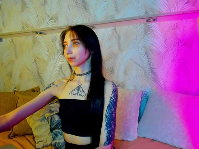 Ellen-Hops's BongaCams show and profile