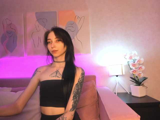 Ellen-Hops's BongaCams show and profile