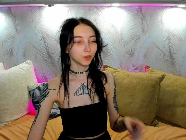 Ellen-Hops's BongaCams show and profile