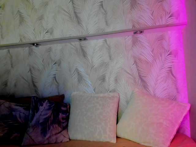 Ellen-Hops's BongaCams show and profile