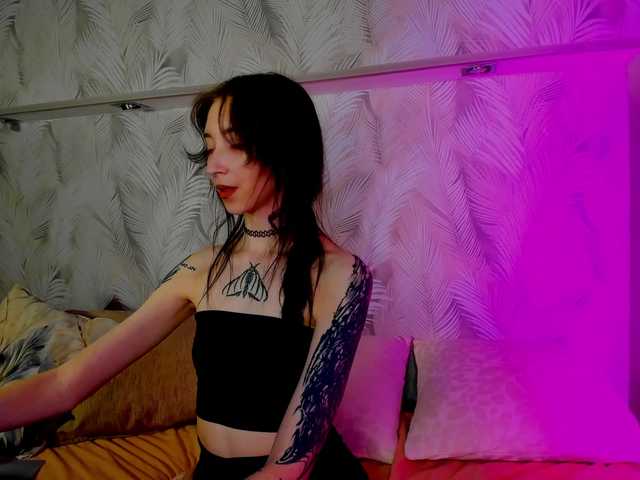 Ellen-Hops's BongaCams show and profile