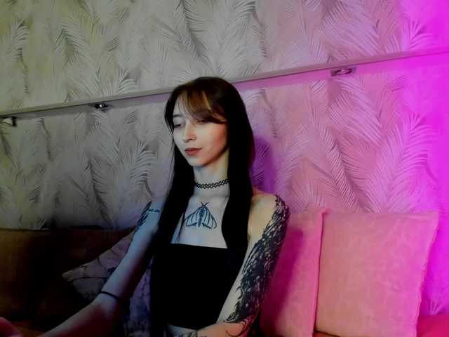 Ellen-Hops's BongaCams show and profile