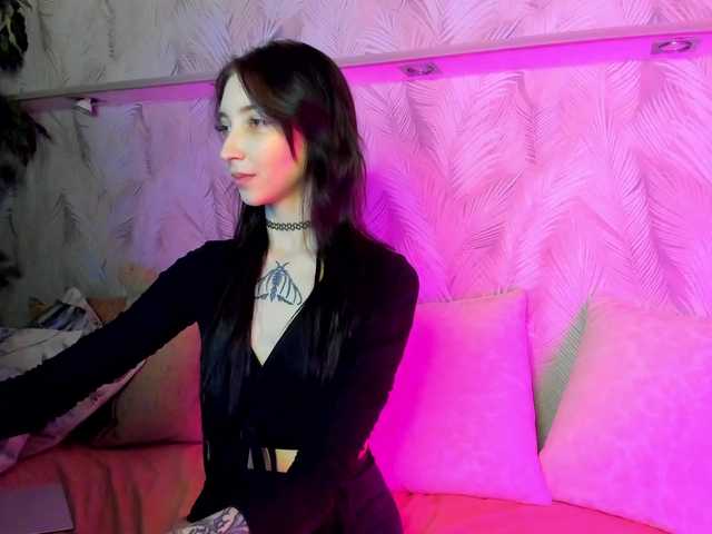 Ellen-Hops's BongaCams show and profile