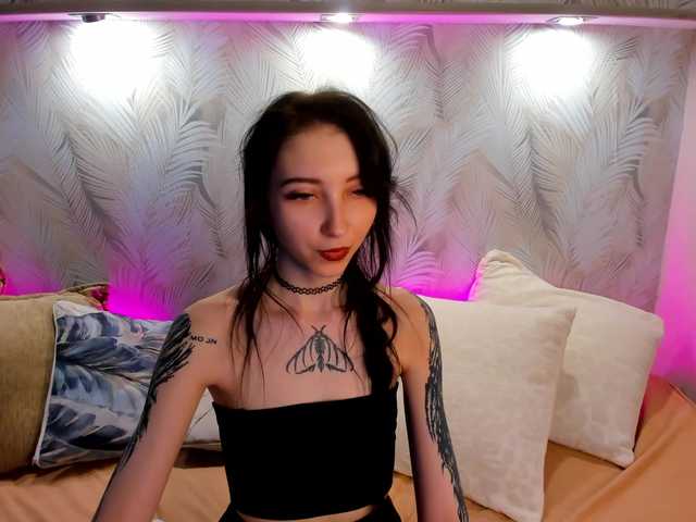 Ellen-Hops's BongaCams show and profile