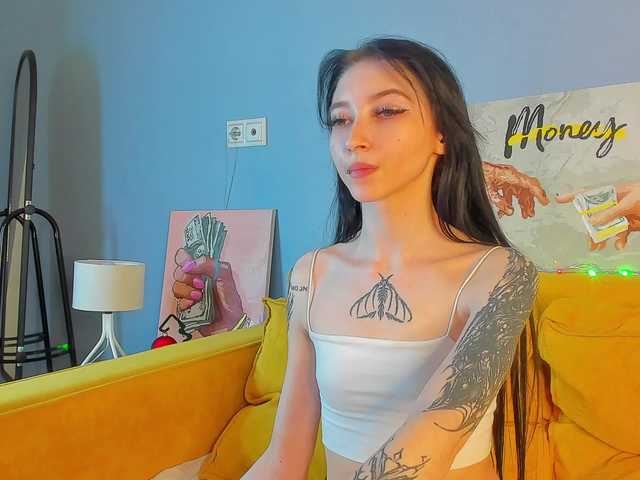 Ellen-Hops's BongaCams show and profile