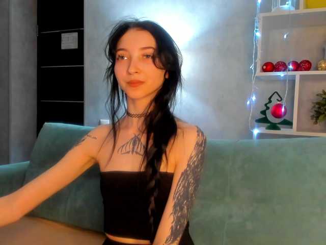 Ellen-Hops's BongaCams show and profile