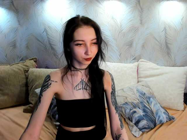 Ellen-Hops's BongaCams show and profile