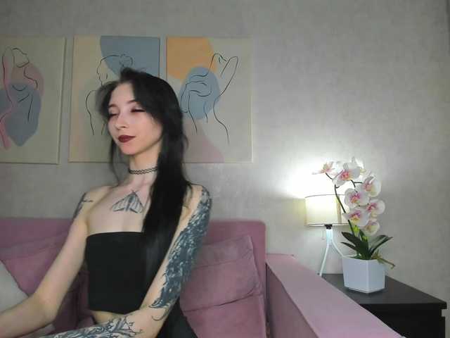 Ellen-Hops's BongaCams show and profile