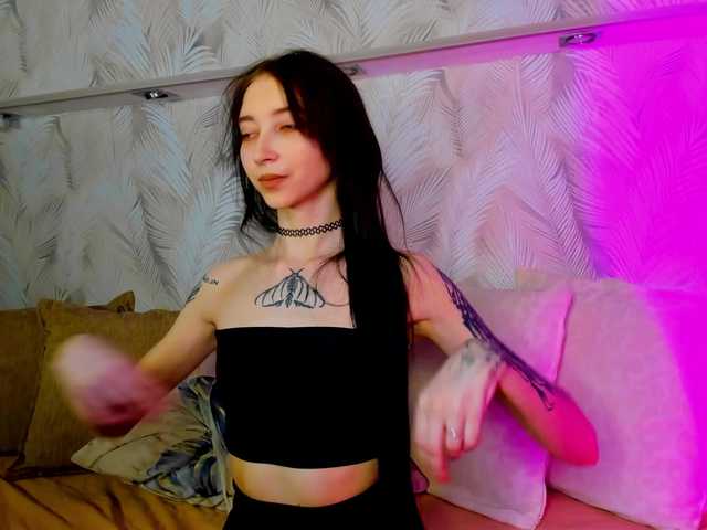 Ellen-Hops's BongaCams show and profile