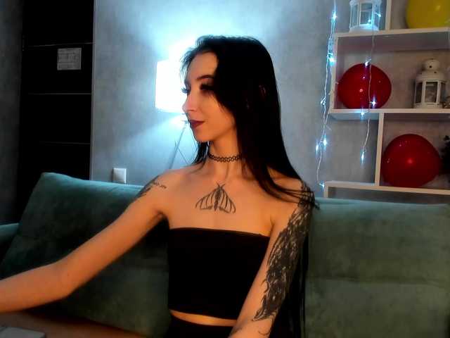 Ellen-Hops's BongaCams show and profile