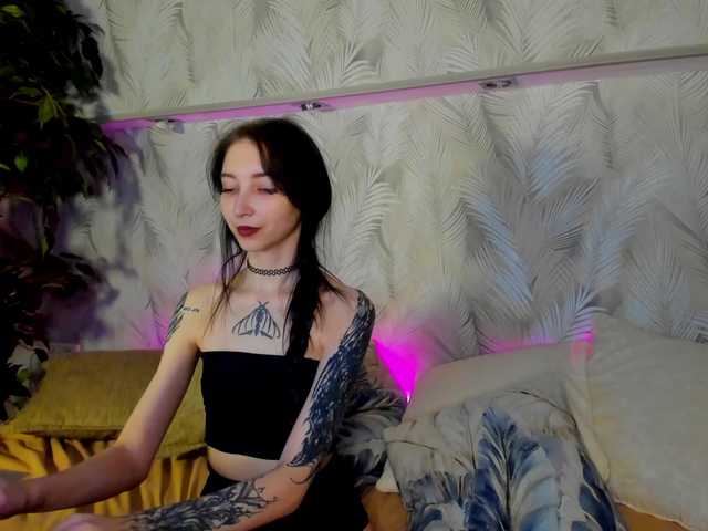 Ellen-Hops's BongaCams show and profile