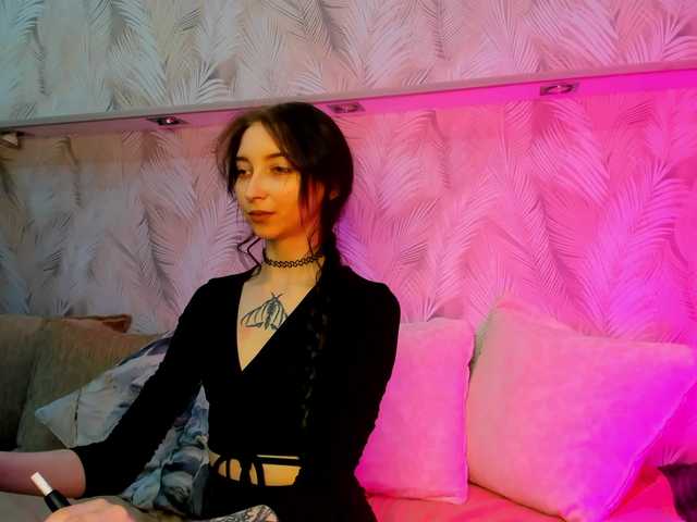 Ellen-Hops's BongaCams show and profile