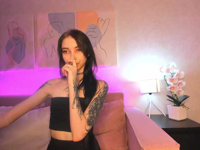 Ellen-Hops's BongaCams show and profile