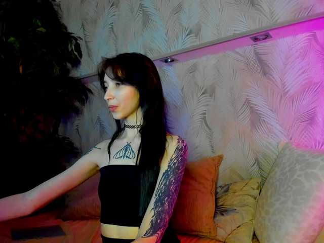 Ellen-Hops's BongaCams show and profile