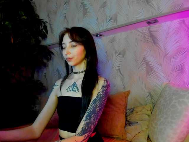 Ellen-Hops's BongaCams show and profile