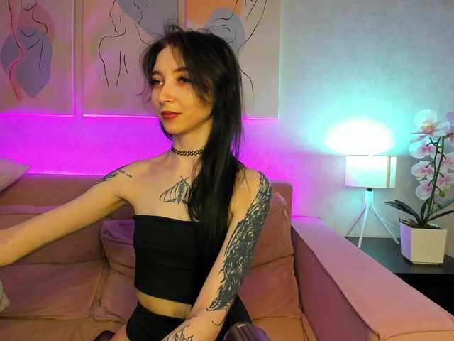 Ellen-Hops's BongaCams show and profile