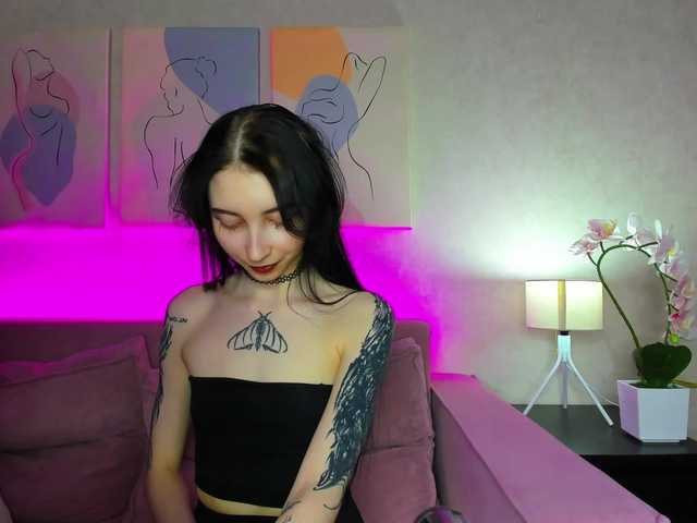 Ellen-Hops's BongaCams show and profile