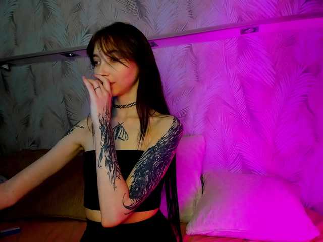 Ellen-Hops's BongaCams show and profile