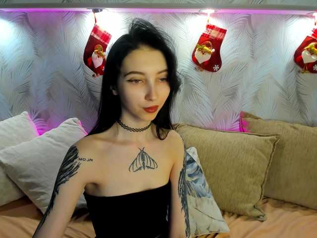 Ellen-Hops's BongaCams show and profile