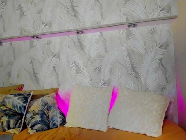 Ellen-Hops's BongaCams show and profile