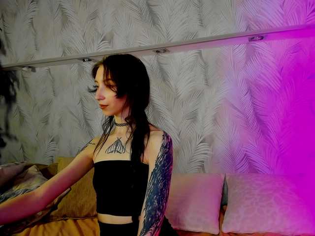 Ellen-Hops's BongaCams show and profile